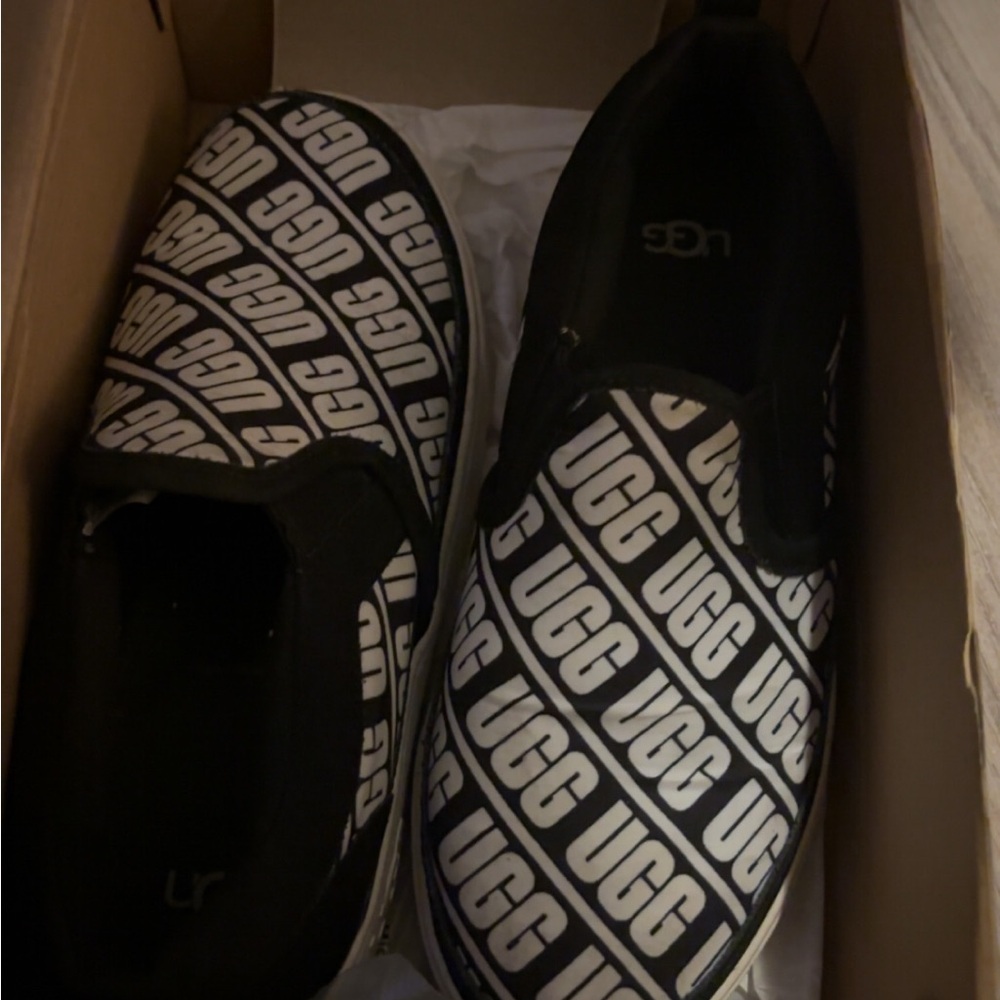 UGG Black and White Slippers with Geometric Pattern